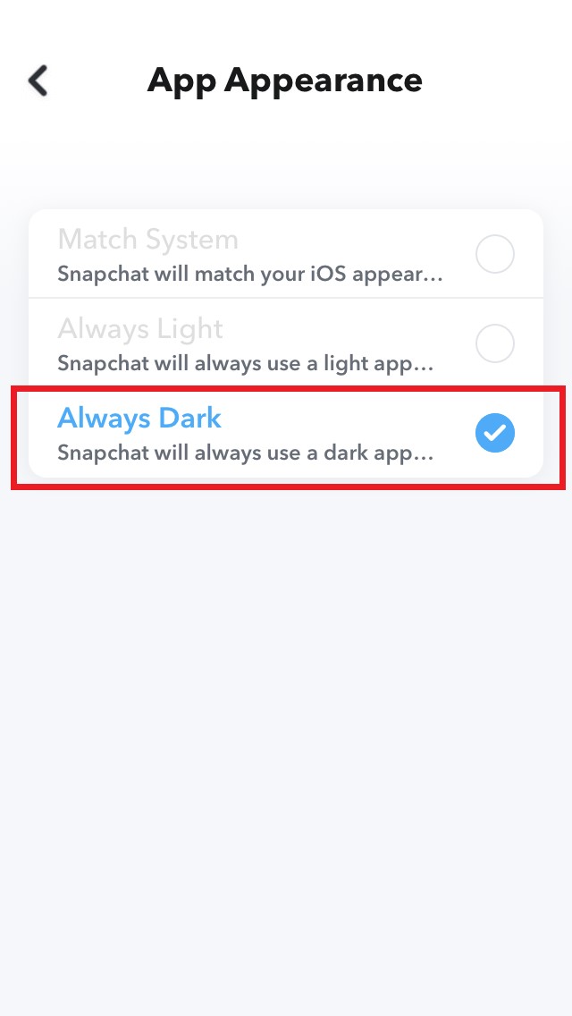 如何在 iOS 上的 Snapchat 中使用暗模式？