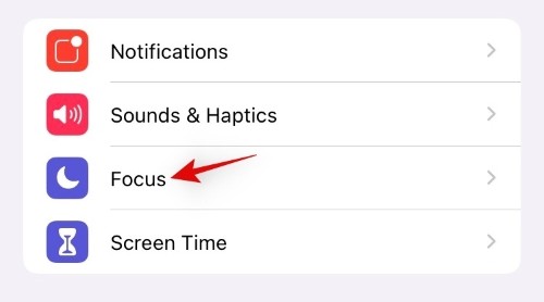 专注于 iOS 15：如何将人员和应用程序列入白名单以允许他们中断