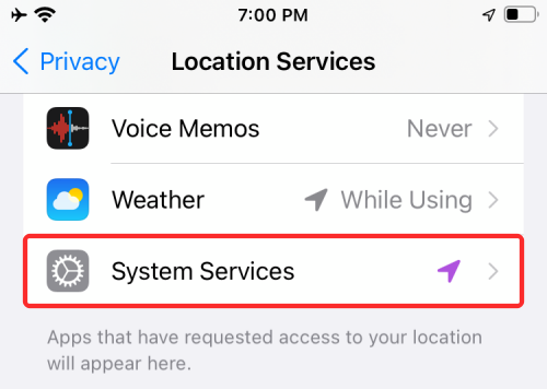 iOS 15：如何从 iPhone 和 iPad 上的状态栏中删除位置图标