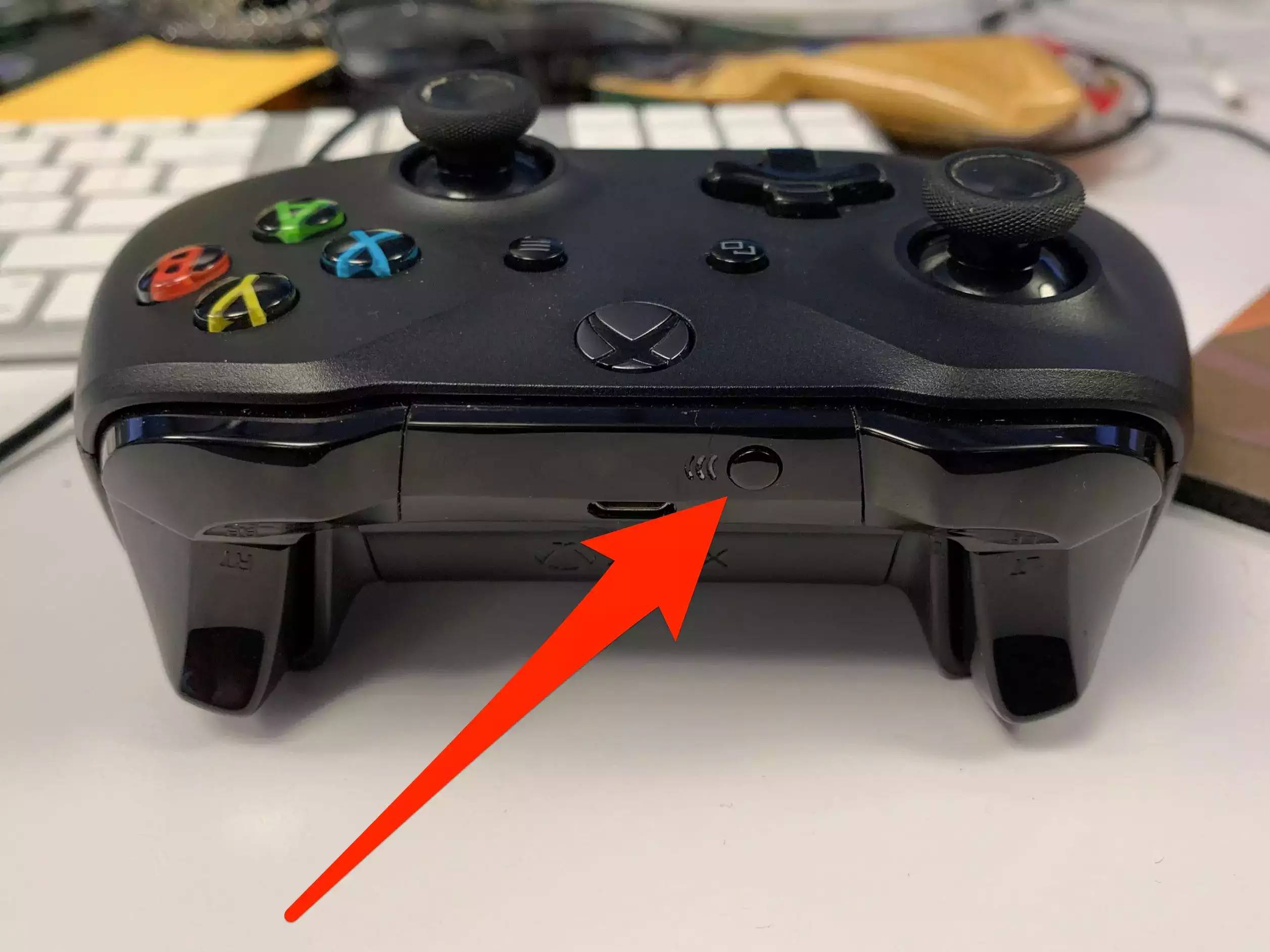 如何将您的 Xbox 控制器连接到 Xbox One 或 Series X|S