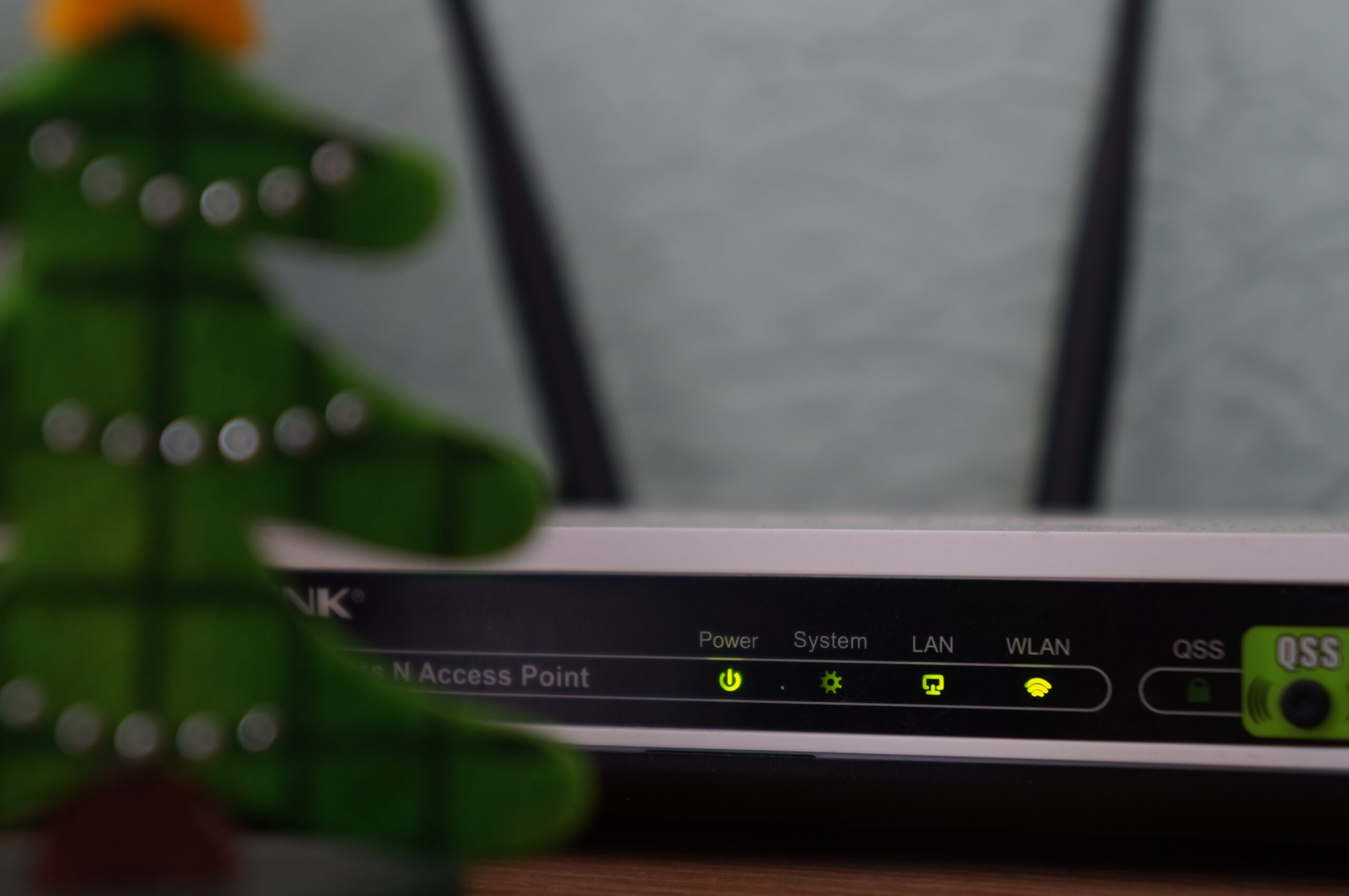 Network-Device-Wi-Fi-Router-scaled-1