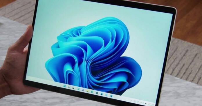 Windows-11-lock-screen-upgrade-696x367-1